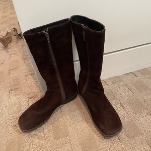 Chocolate brown suede leather inside zip boots.